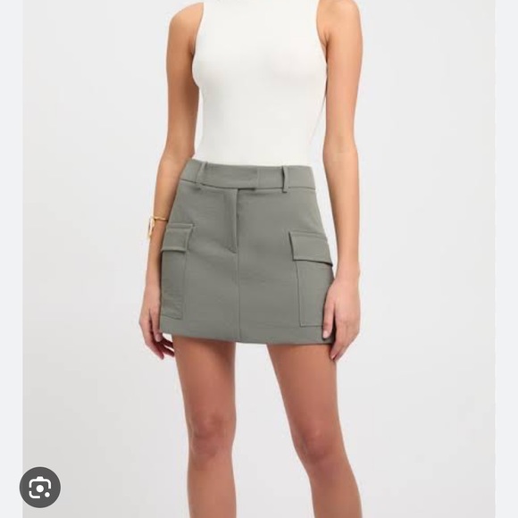 Ariel Cargo Mini Skirt Agave
Green - Picture 2 of 2